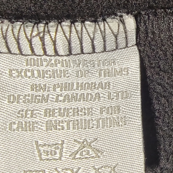 Tweeds medium black/white chevron pattern print vest. - Picture 6 of 8